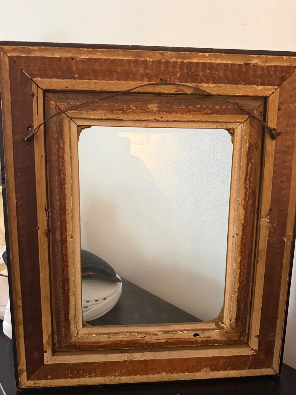 Ornate Gold Decorative Wall Frame - Vintage-Inspired Accent